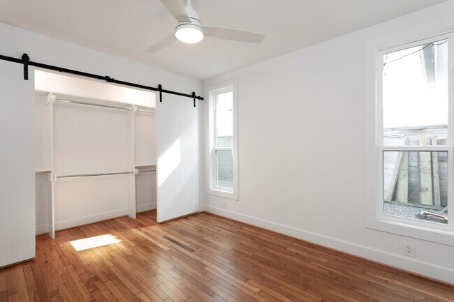 Building Photo - 1834 Norcrest Dr