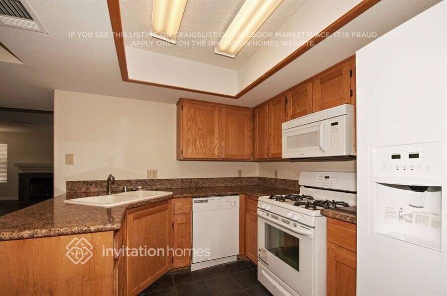 Building Photo - 1501 Pacific Terrace Dr