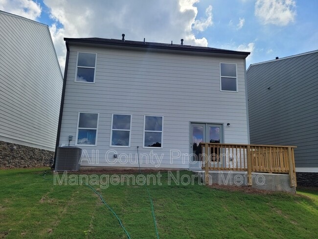 Building Photo - 18 Berry Dr