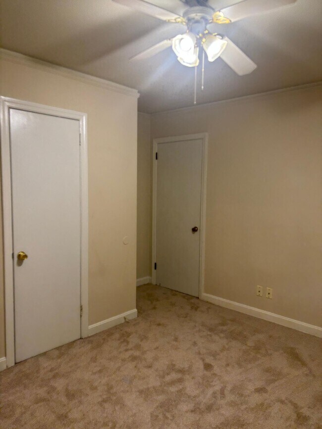 Building Photo - 2426 Peach Orchard Rd