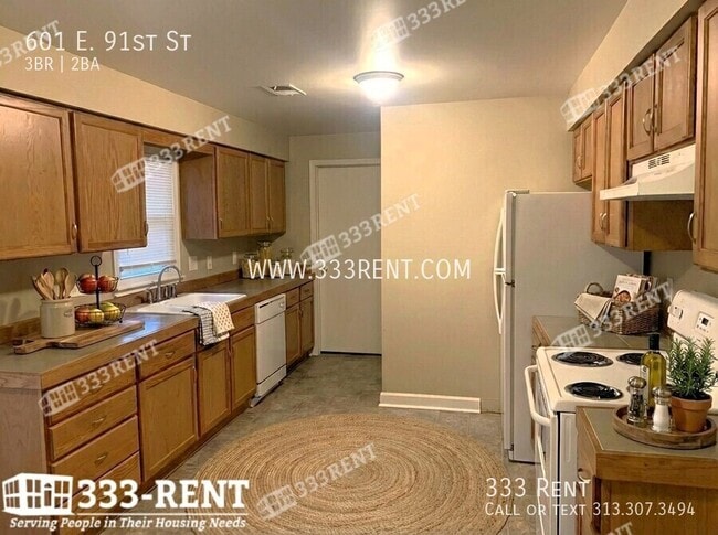 Building Photo - 601 E 91st St