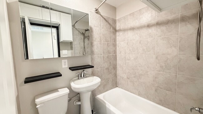 Building Photo - 16451 Jasmine Marie Pl