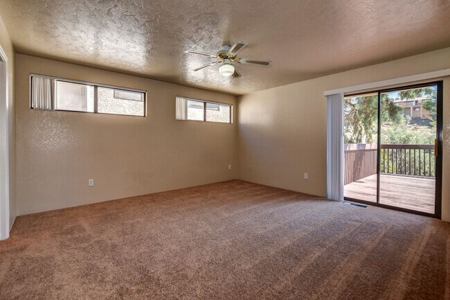 Building Photo - Pet Friendly 4 bedroom, 3 bath home for rent!
