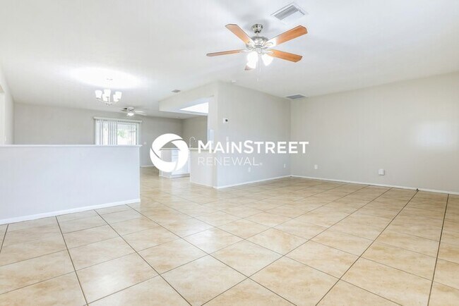 Building Photo - 3 Bedroom Pet-Friendly Home in VENICE, FL with Main Street Renewal