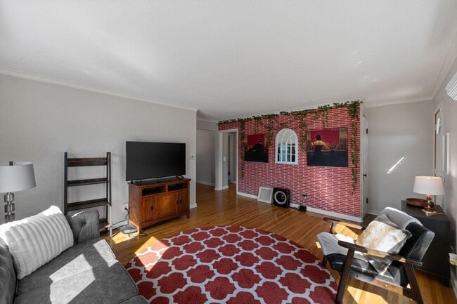 Building Photo - 2901 Zenith Ave N