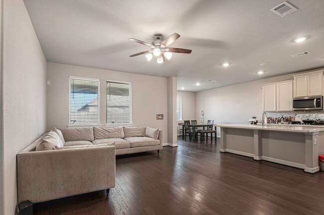 Building Photo - 104 Sea Glass Cv