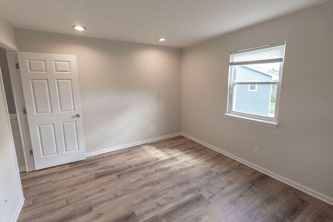 Building Photo - 1901 Mirtle Grove Ct