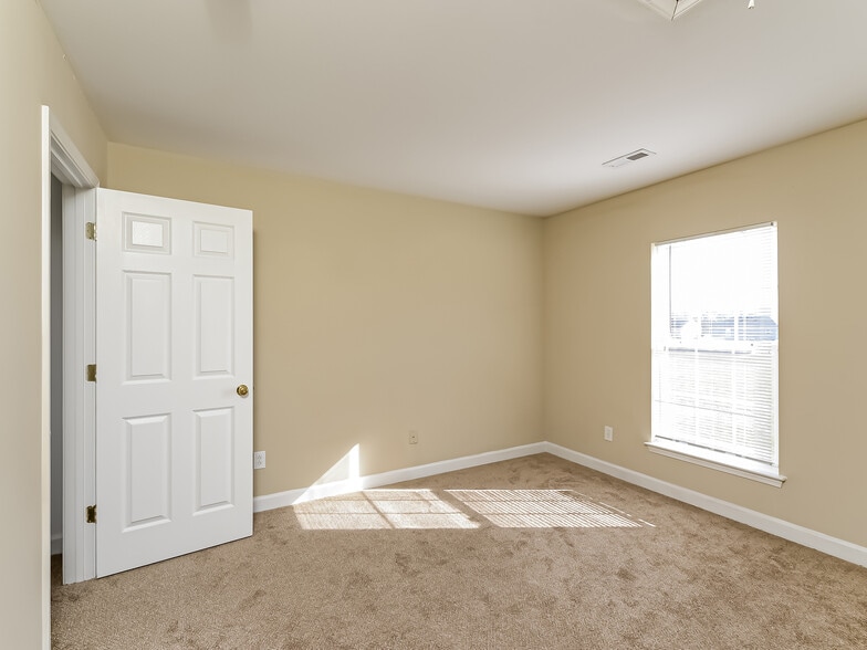 Building Photo - 3579 Thornaby Cir