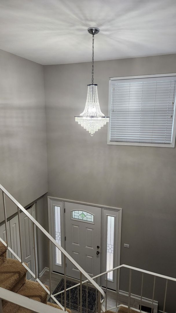 Building Photo - Charming 4BR House in Woodridge