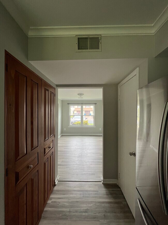Building Photo - 131 Cypress Dr