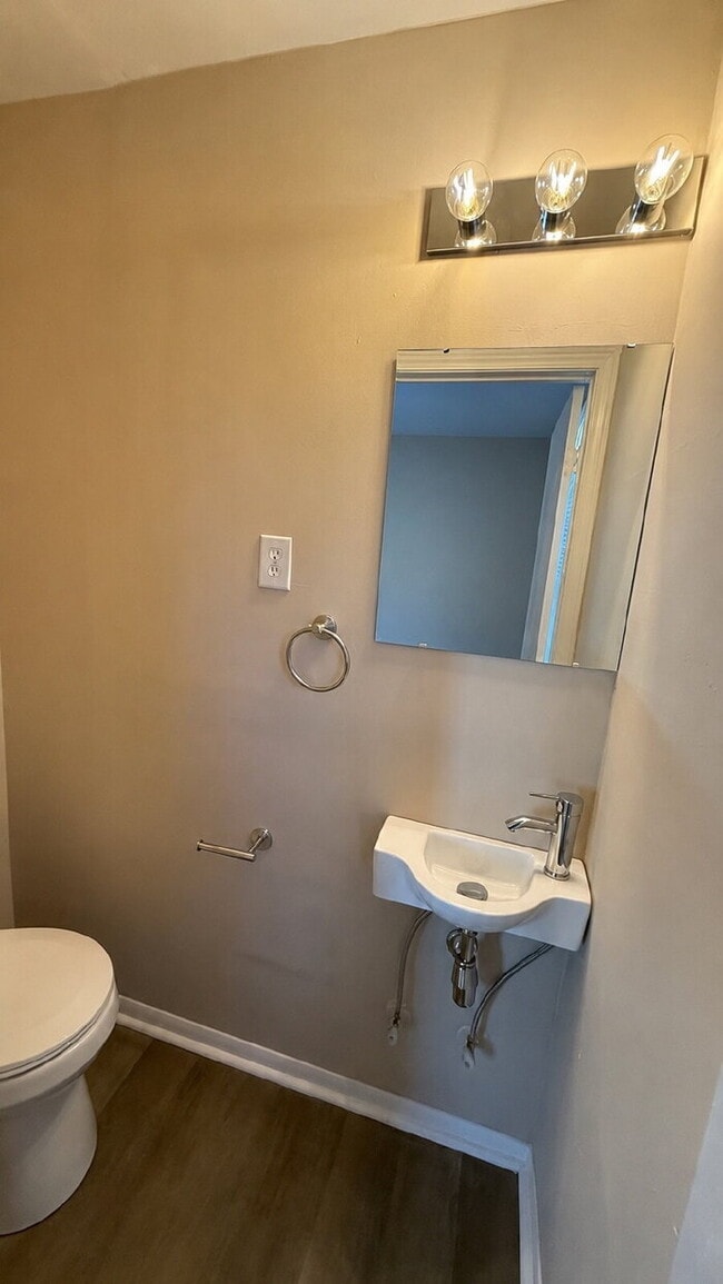 Building Photo - EAST SIDE 4 BEDROOM/1.5 BATH RANCH HOME FULLY RENOVATED AND AVAILABLE IMMEDIATELY