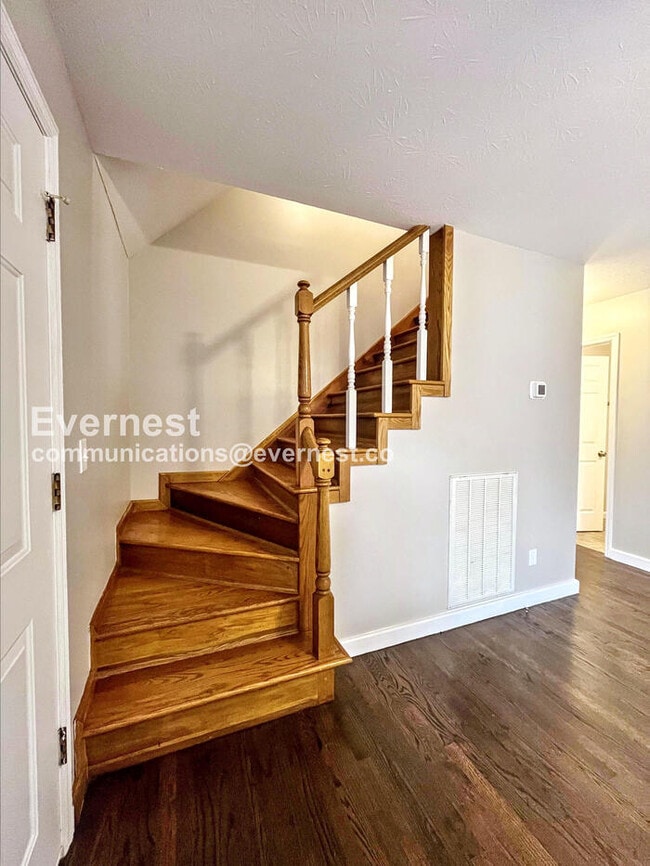 Building Photo - 408 Malibu Canyon Dr