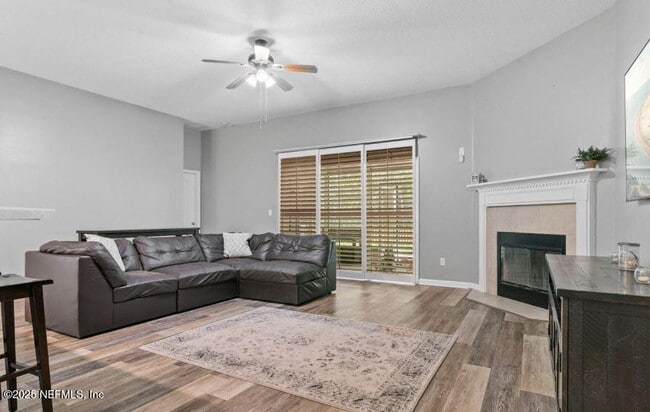 Building Photo - 503 Apple Creek Dr