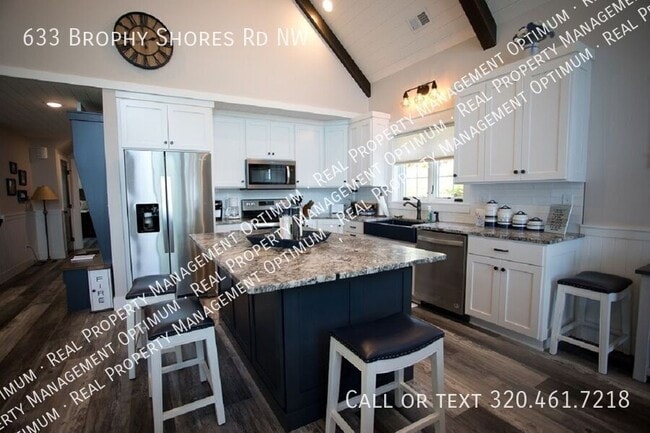 Building Photo - 633 Brophy Shores Rd NW