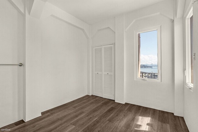 Building Photo - 2 br, 1.5 bath Duplex - 4 Dunnes Aly 4 Dun...