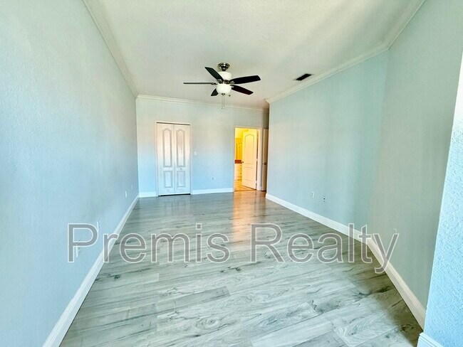 Building Photo - 2738 Via Tivoli