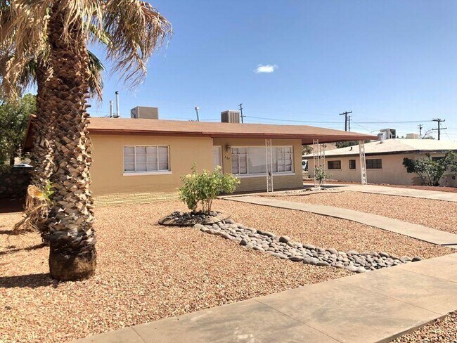 Building Photo - 209 San Saba Rd