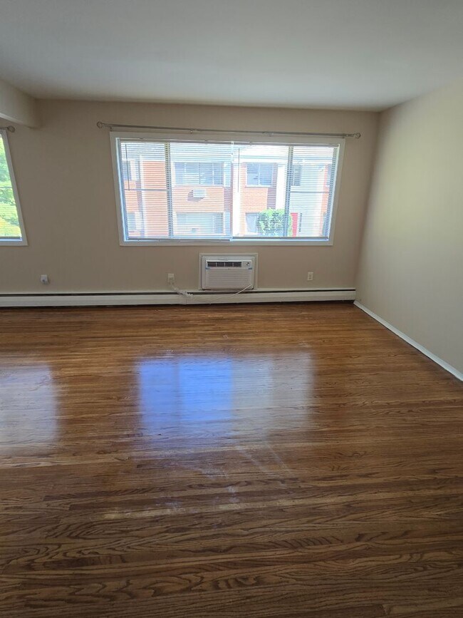 Building Photo - 154 Woodhill Dr