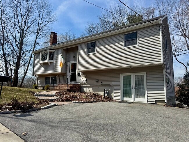 Building Photo - 15 Curlew St