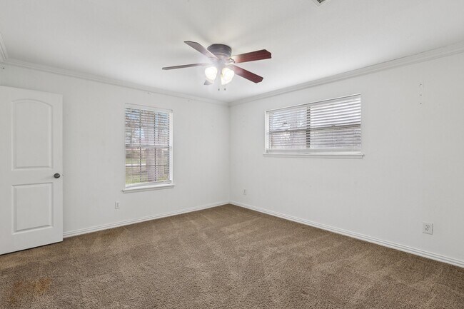 Building Photo - 3919 Galway Ln