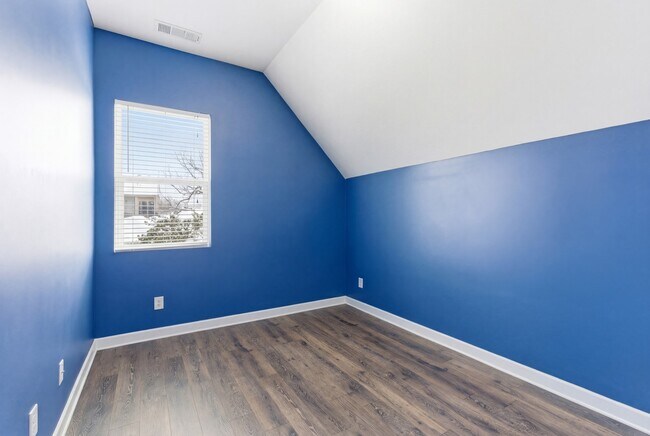 Building Photo - 114 Walden Village Ct