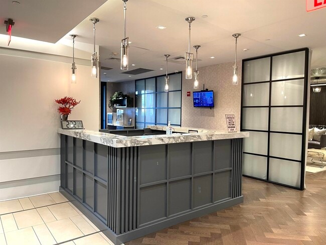 Building Photo - 88 Morgan St