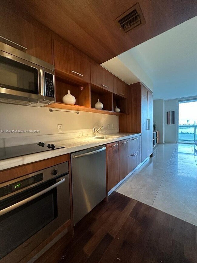 Building Photo - 50 Biscayne Blvd