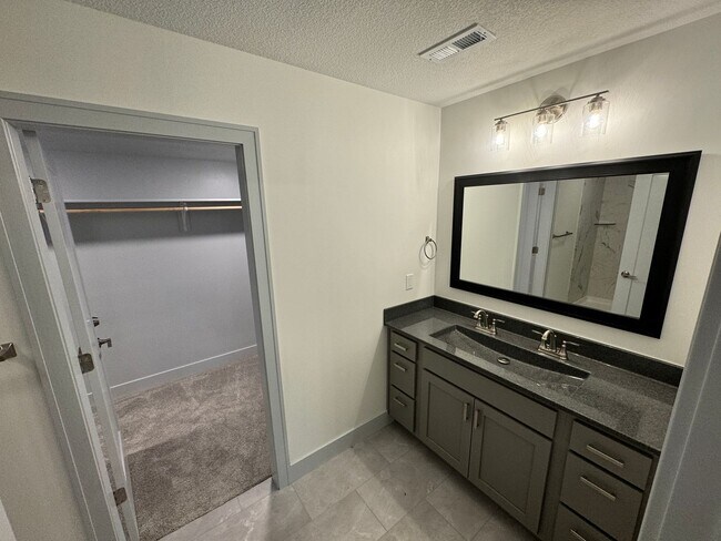 Building Photo - 4756 Raven Crk Dr