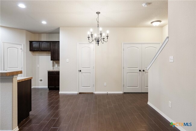 Building Photo - 290 Rosalie Dr