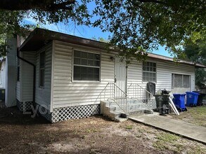 Building Photo - 2115 Crawford St