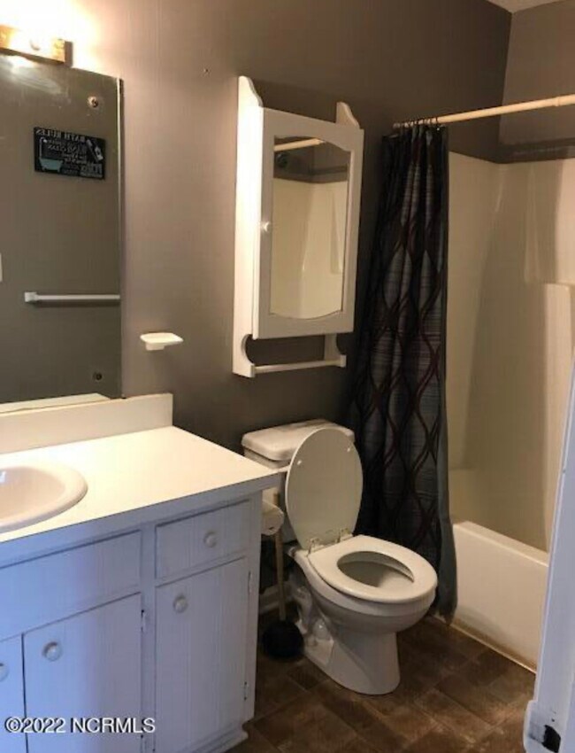 Building Photo - 3704 Nealshire Dr NW