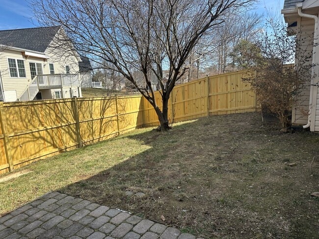 Building Photo - 126 Shumard Ct