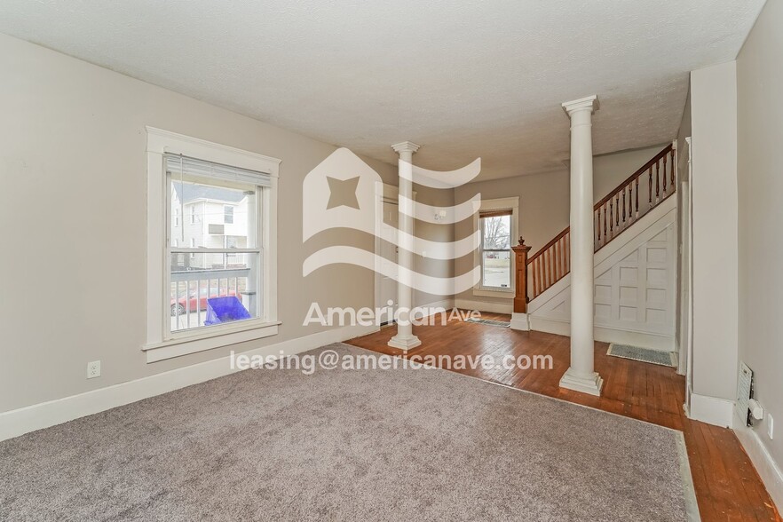 Building Photo - 918 Troy Pl NW