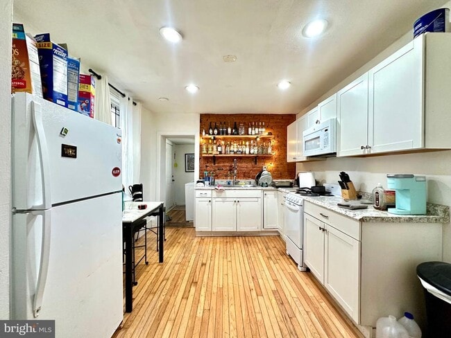 Building Photo - 1710 N Bouvier St