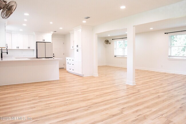 Building Photo - 3165 Creighton Forest Dr