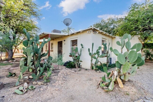 Building Photo - 3715 E Glenn St