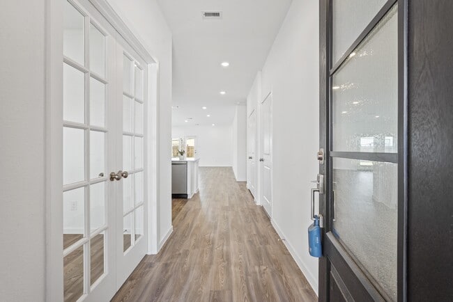 Building Photo - 5403 Still Mdw Ln