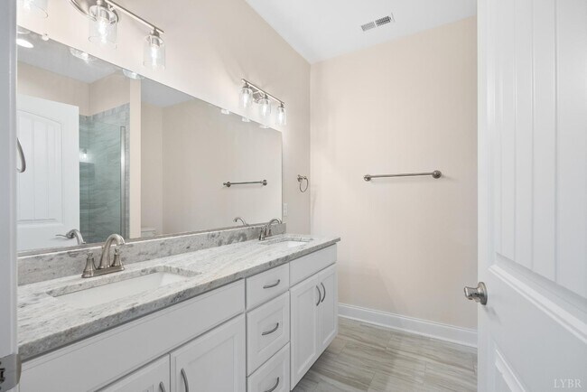 Building Photo - 157 Villa Oak Cir