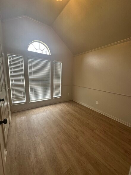 Building Photo - 103 North Point Dr