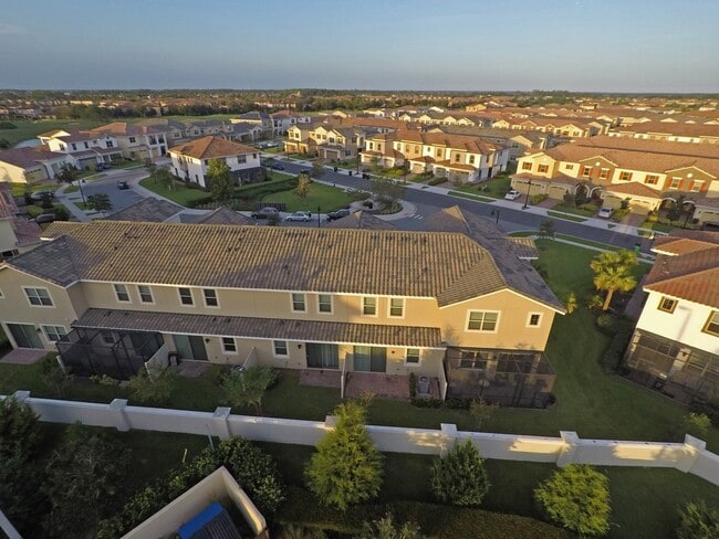 Building Photo - Two story Townhouse 2-bedroom, 2.5 bath in Eagle Creek of Lake Nona