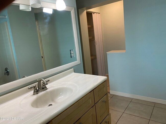 Building Photo - 420 Miriam Ave