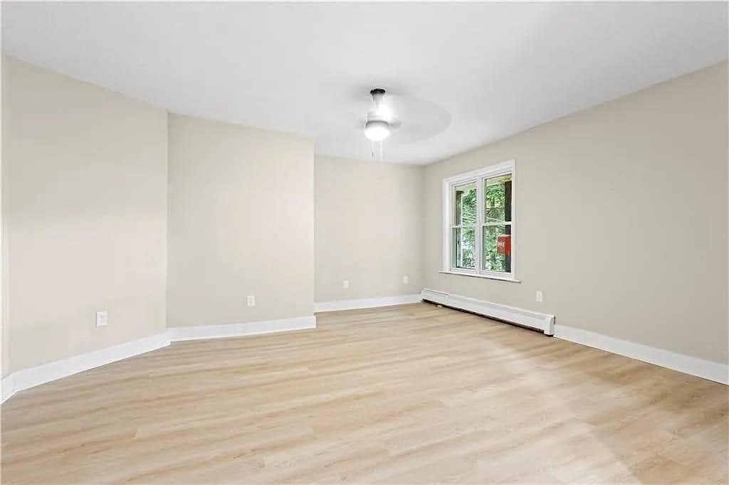 Building Photo - 715 Elm St