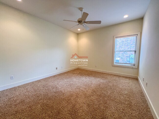 Building Photo - Beautiful 3-Bed Home with Outdoor Kitchen ...