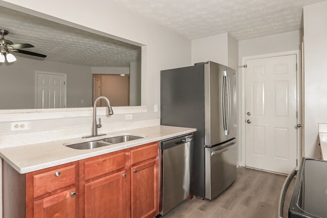 Building Photo - 418 Double Creek Dr