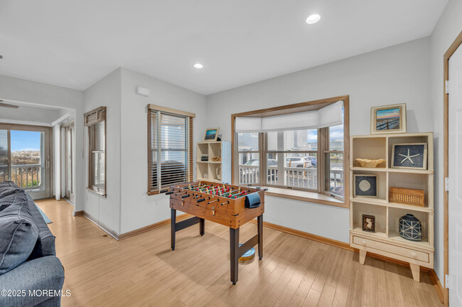 Building Photo - 15 E Tuna Way
