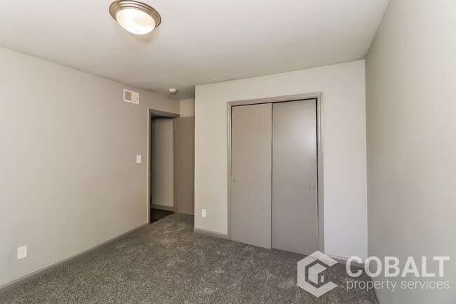 Building Photo - 2138 Park Terrace