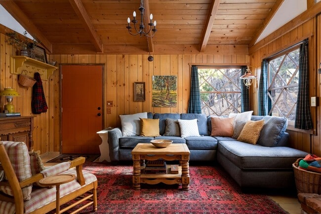 Building Photo - Cozy 2 Bedroom 1 Bathroom Home in Big Bear City