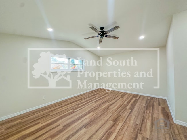 Building Photo - 2618 S Palmeden Dr