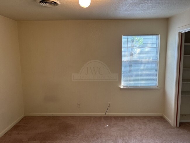 Building Photo - 804 Jefferies Ave, Killeen