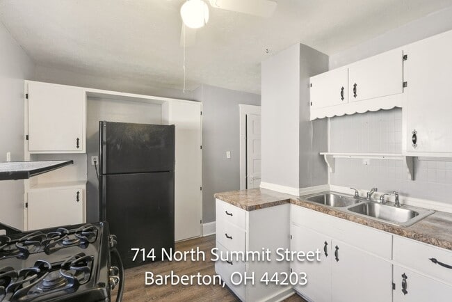 Building Photo - Three bedroom two bathroom home for rent
